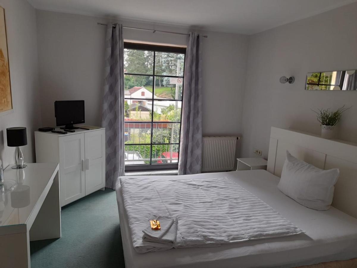 Hotel Am Kreischaer Park エクステリア 写真